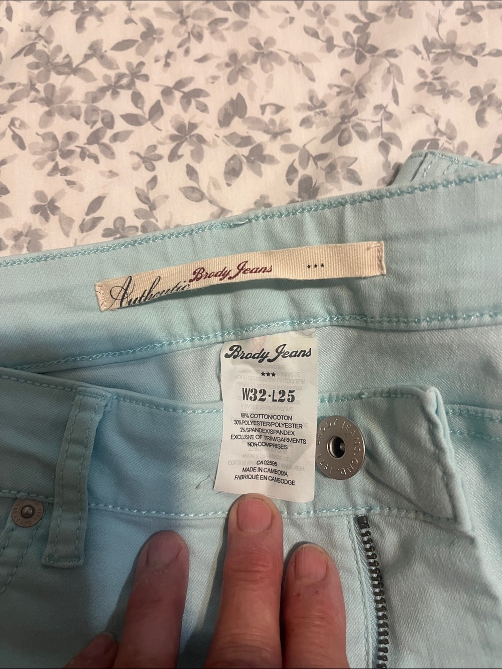 Women’s Mint Green Skinny Jeans - Stretch Mid-Rise - Picture 2 of 3